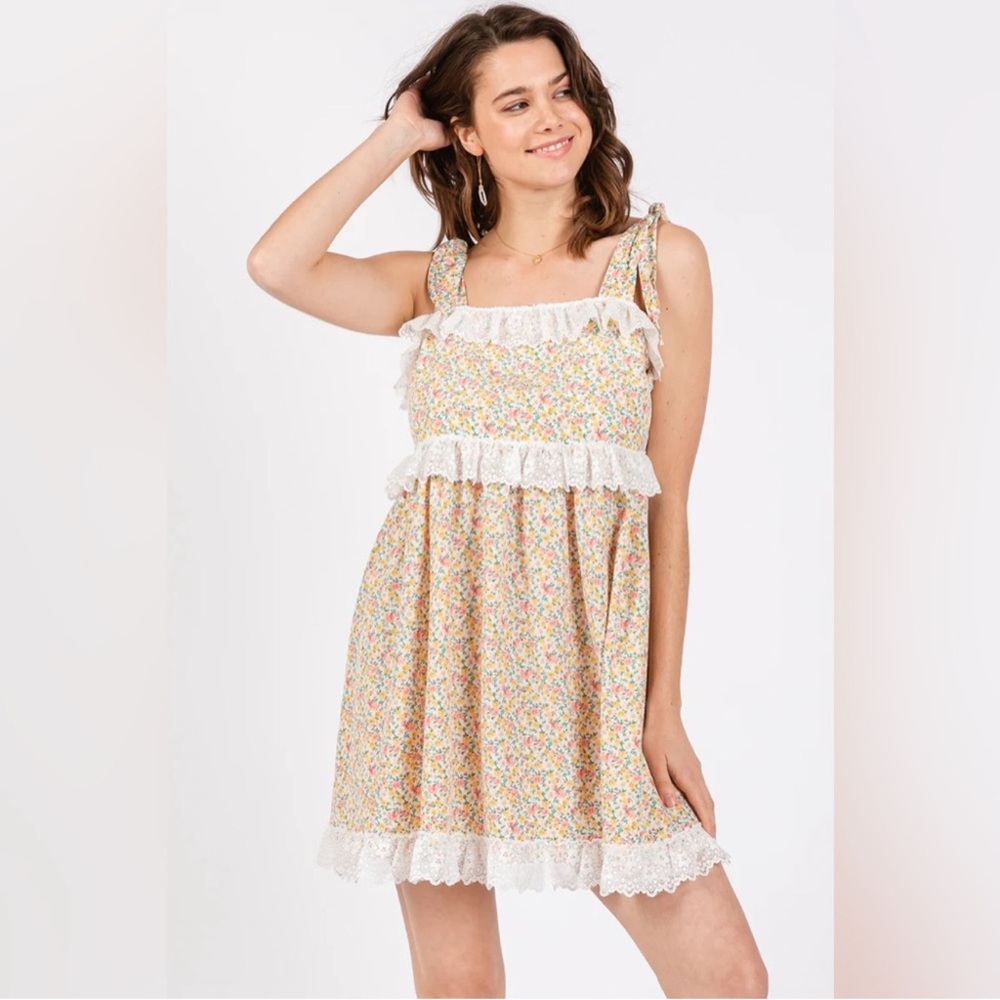 Vici Floral Dress with Lace Trim